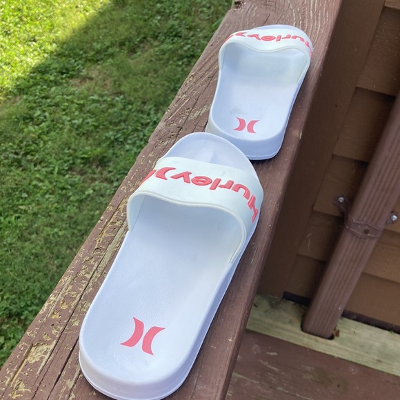 Hurley athletic slides size 7 white with pink like new - Picture 4 of 4